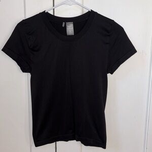 Brand New Aritzia Sunday Best Black Short Sleeve Tee